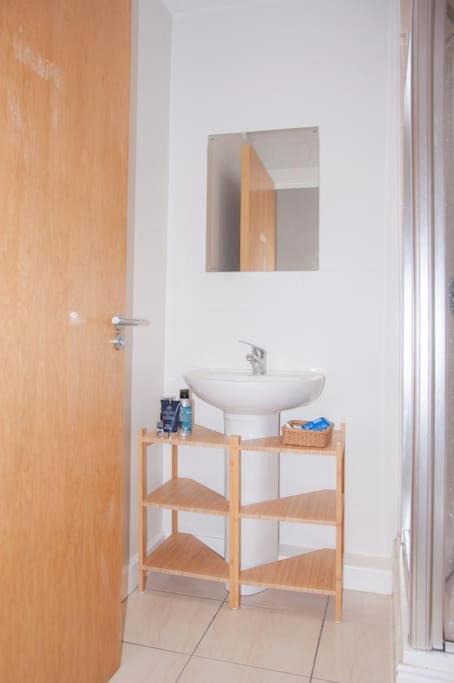 2 Bed 2 Bath Apartment With Canal View Dublin Buitenkant foto
