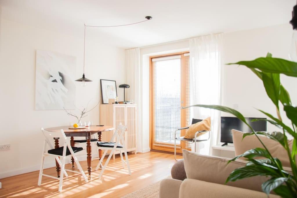 2 Bed 2 Bath Apartment With Canal View Dublin Buitenkant foto