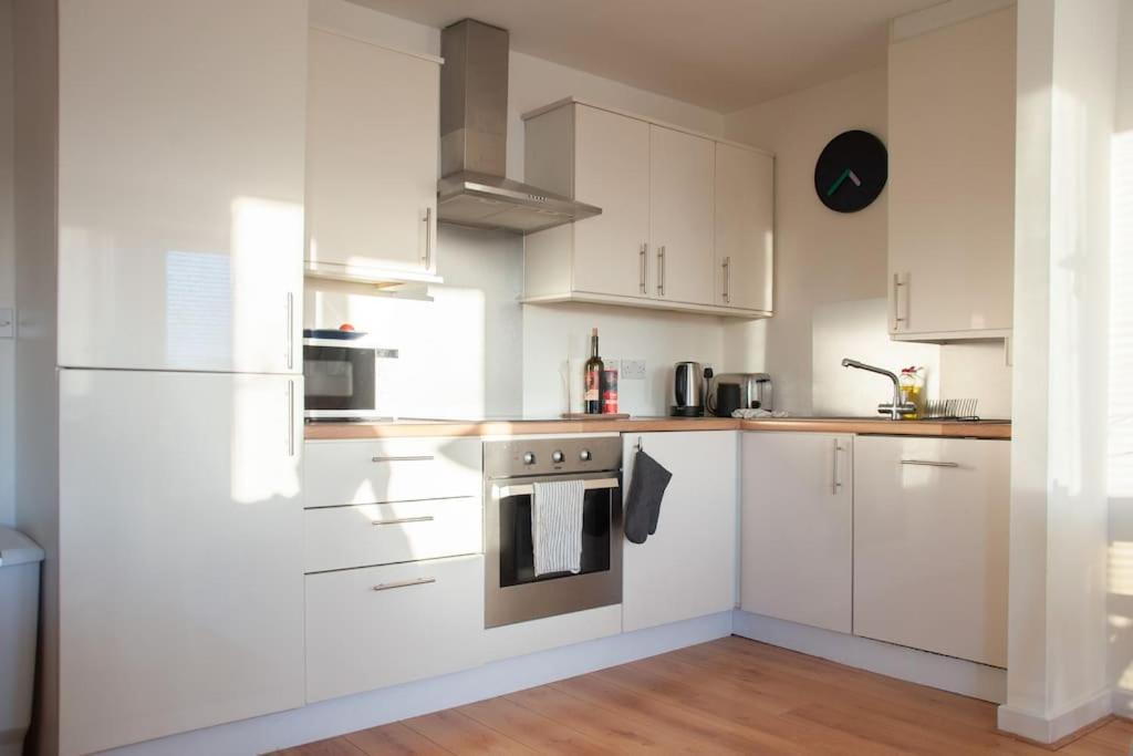 2 Bed 2 Bath Apartment With Canal View Dublin Buitenkant foto